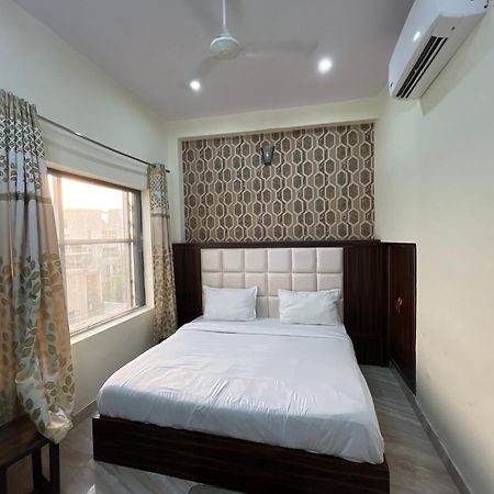 Hotel Snow White Budget Family Rooms - In House Parking - 5G Wifi- Gyser Facility Tajganj Экстерьер фото