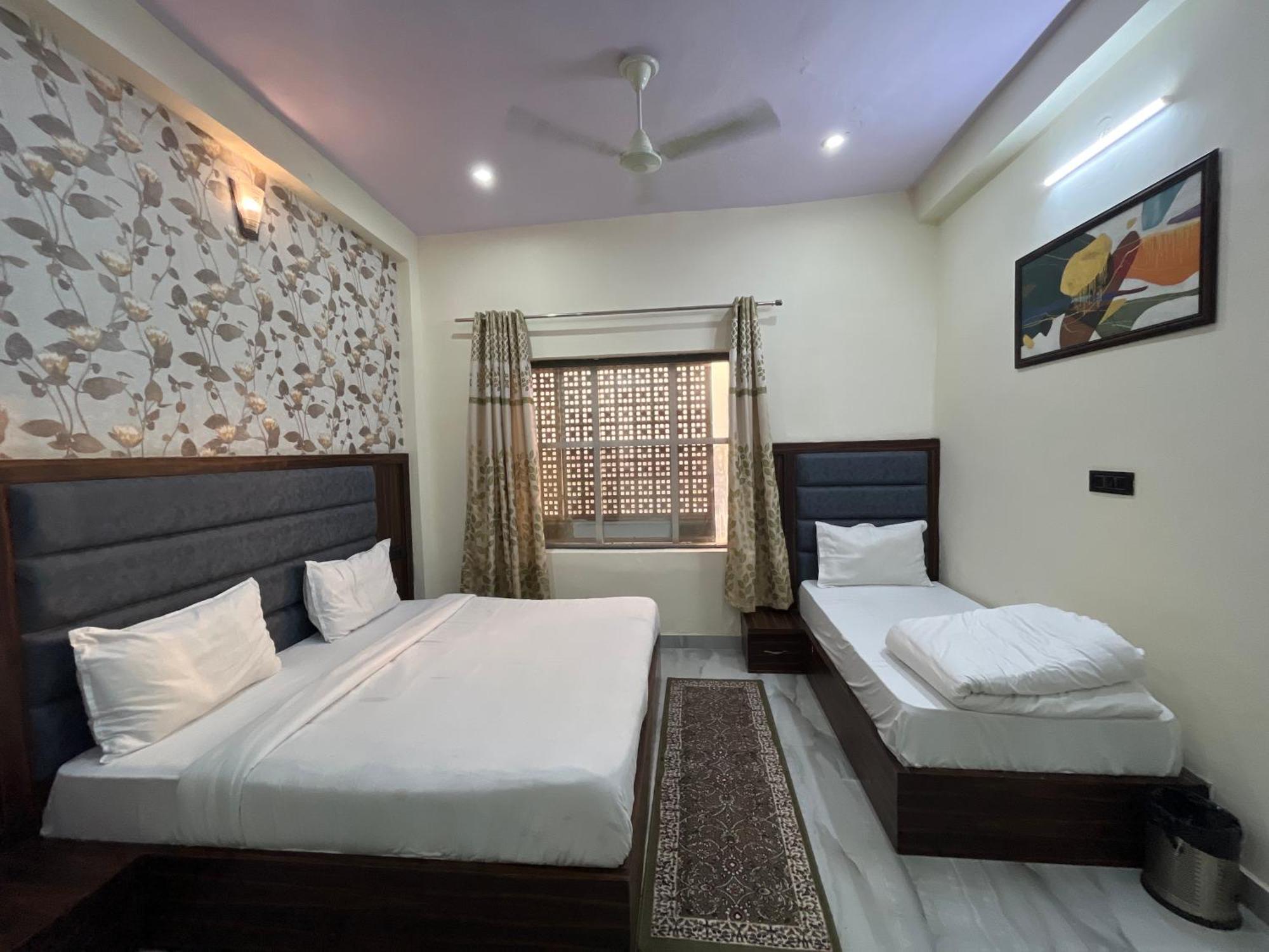 Hotel Snow White Budget Family Rooms - In House Parking - 5G Wifi- Gyser Facility Tajganj Экстерьер фото